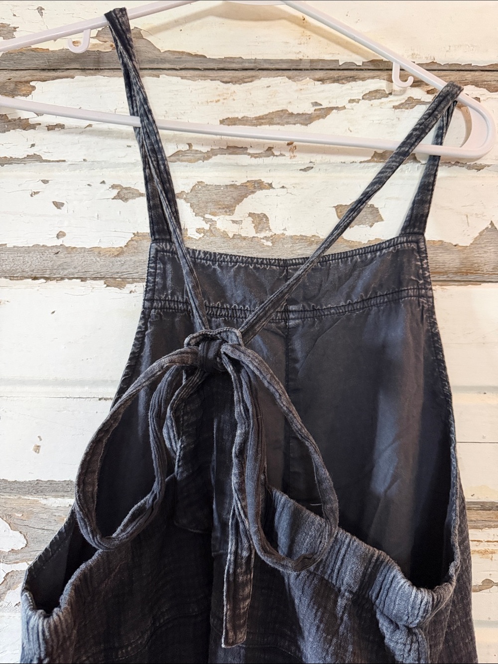 Women's Black Textured Wide-Leg Overalls with Front Pockets - Picture 6 of 9